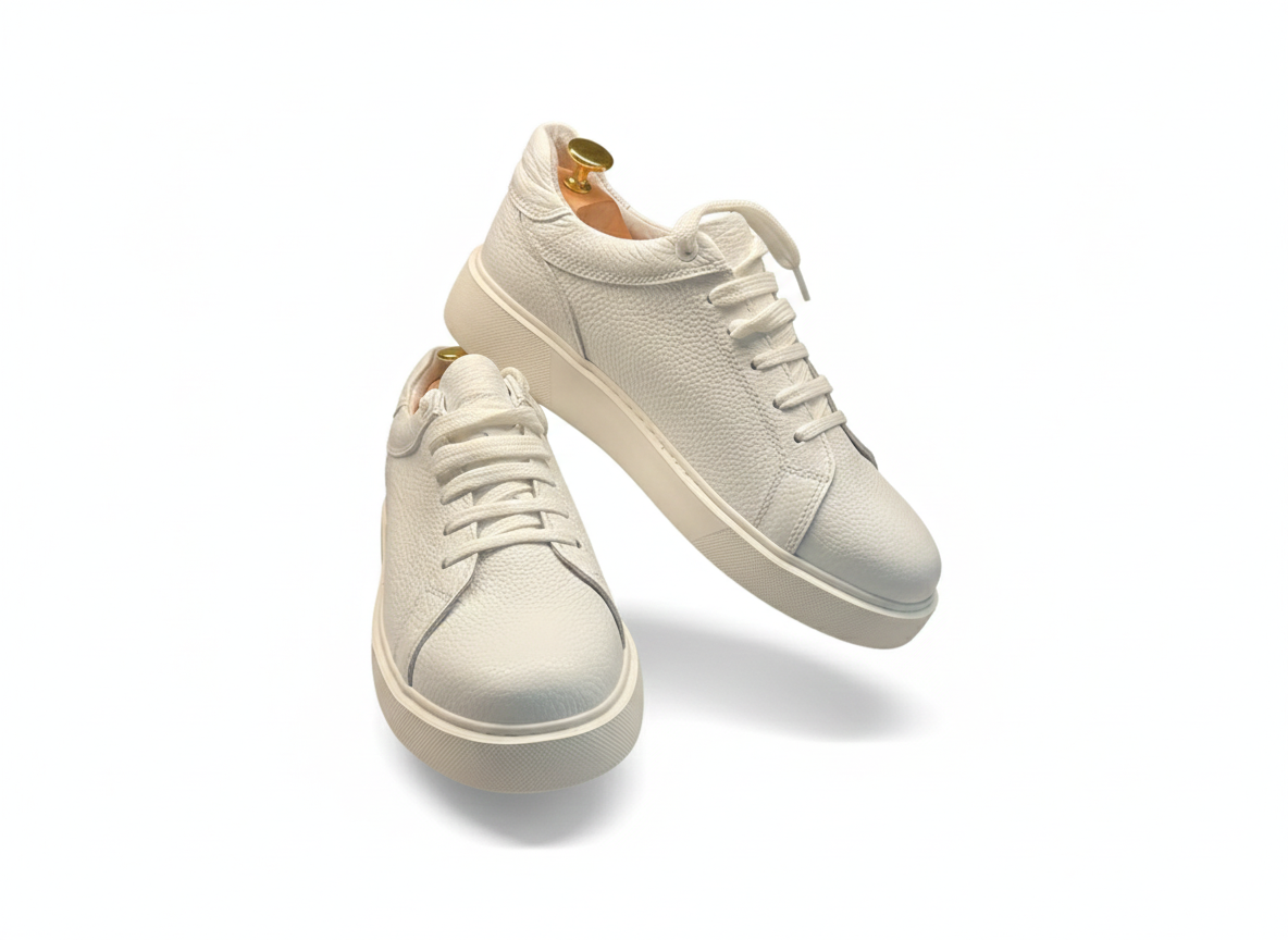 Weiße Schnürschuhe