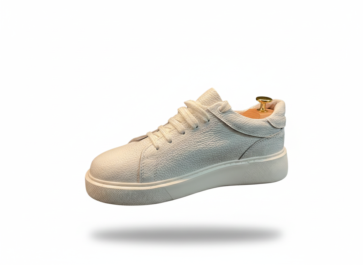 Weiße Schnürschuhe